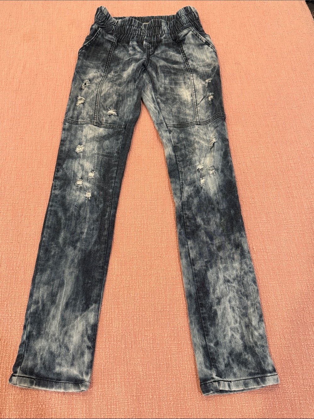 Women’s size 7 Skinny Distressed Washed Blue Jeans W27L32 rise 7.5”